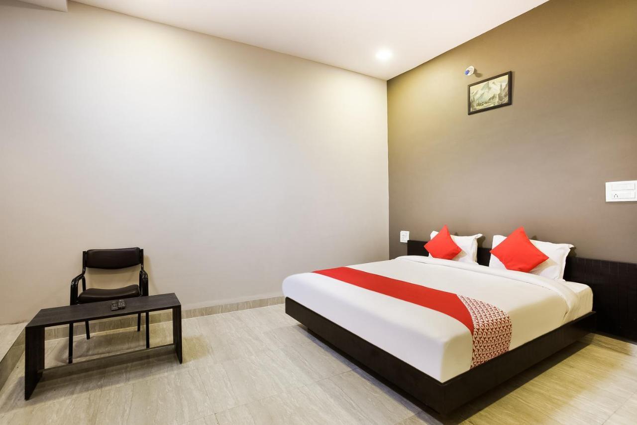 Oyo 39381 Kalajanki Otel Ujjain Dış mekan fotoğraf