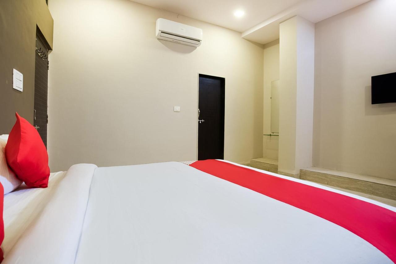 Oyo 39381 Kalajanki Otel Ujjain Dış mekan fotoğraf